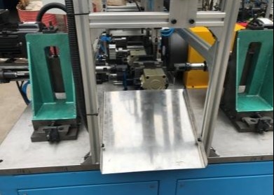 Tube銅のShrinking Machineのフランジおよび火炎信号は異なった形成型によって決まる